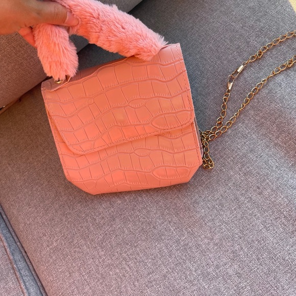 Croc Embossed Flap Satchel Bag - Picture 8 of 9